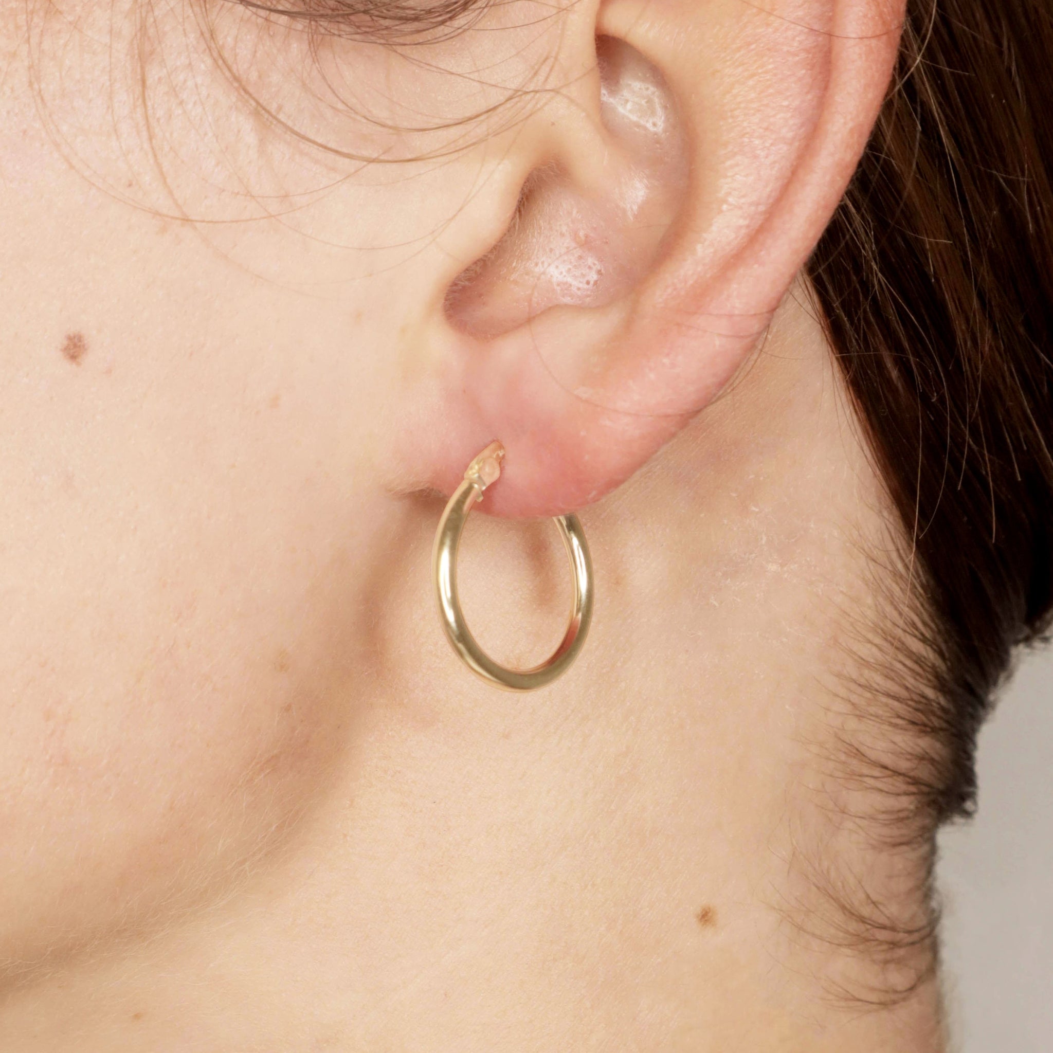 9ct Yellow Gold Medium Hoop Earrings - Main Image